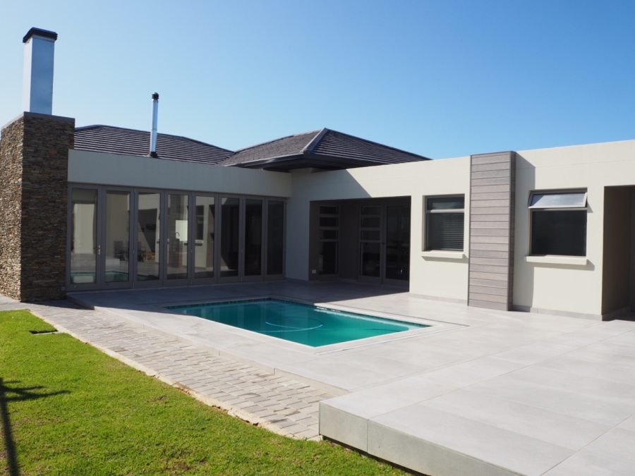 4 Bedroom Property for Sale in Oubaai Western Cape